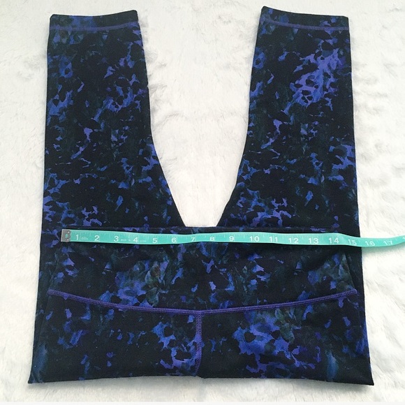Lululemon Blue Floral Wunder Under Crop Leggings - Picture 5 of 8